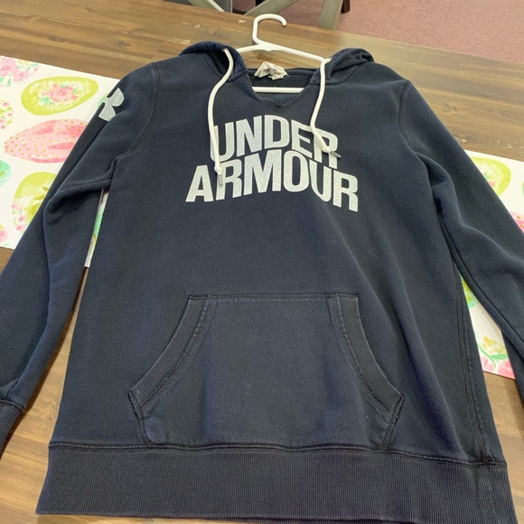 Under Armour Tops - Women’s Under Armour pullover